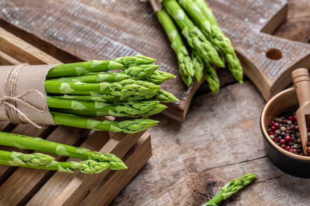 Asparagus.,Bunch,Of,Fresh,Asparagus.,Banches,Of,Fresh,Green,Asparagus